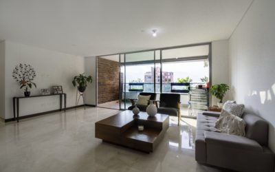 Modern El Poblado Apartment with Open Concept and Spacious Balcony