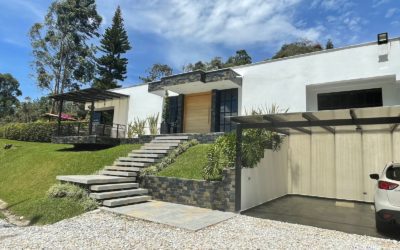 Almost New Beautiful El Peñol Modern Construction House on 1.5 Acre Homestead