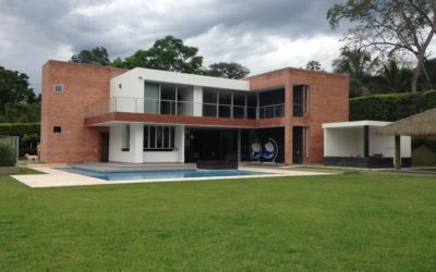 Huge San Jeronimo Contemporary Home with Large Pool, One Hour from Medellin