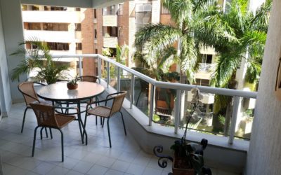 Classic Pillared Colombian Designed Laureles Apartment with Four Balconies