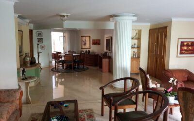 4 BR Laureles Apartment With Four Balconies, Two Units Per Floor, and Walkable To Segundo Parque