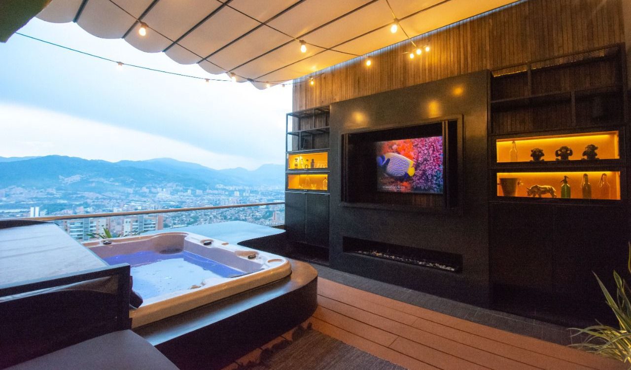Luxurious, Top-of-the-World Envigado Penthouse With Cinema, Jacuzzi, And Skyscraper Views