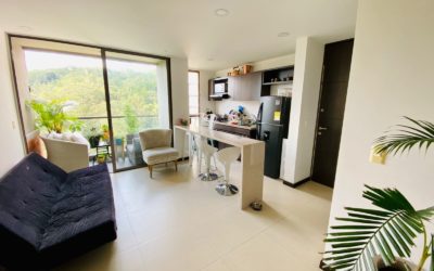 Cozy 19th Floor Affordable El Poblado Apartment With Scenic Balcony and Pool