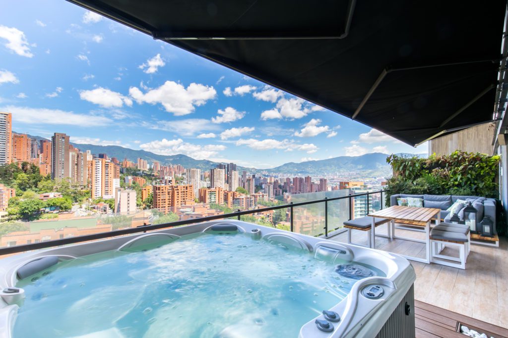 airbnb medellin