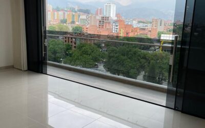 Rare Opportunity; Below Market Price, 3-Level Laureles 4 BR Penthouse With Rooftop Terrace, Jacuzzi, and Spectacular Views