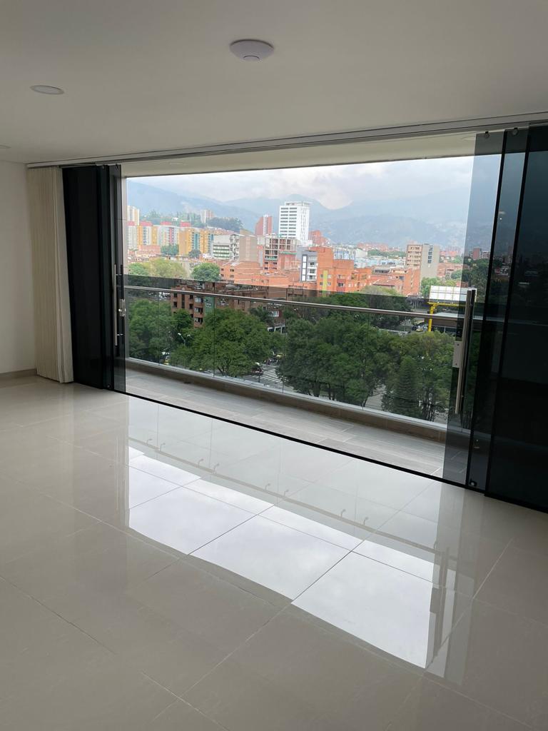 Rare Opportunity; Below Market Price, 3-Level Laureles 4 BR Penthouse With Rooftop Terrace, Jacuzzi, and Spectacular Views