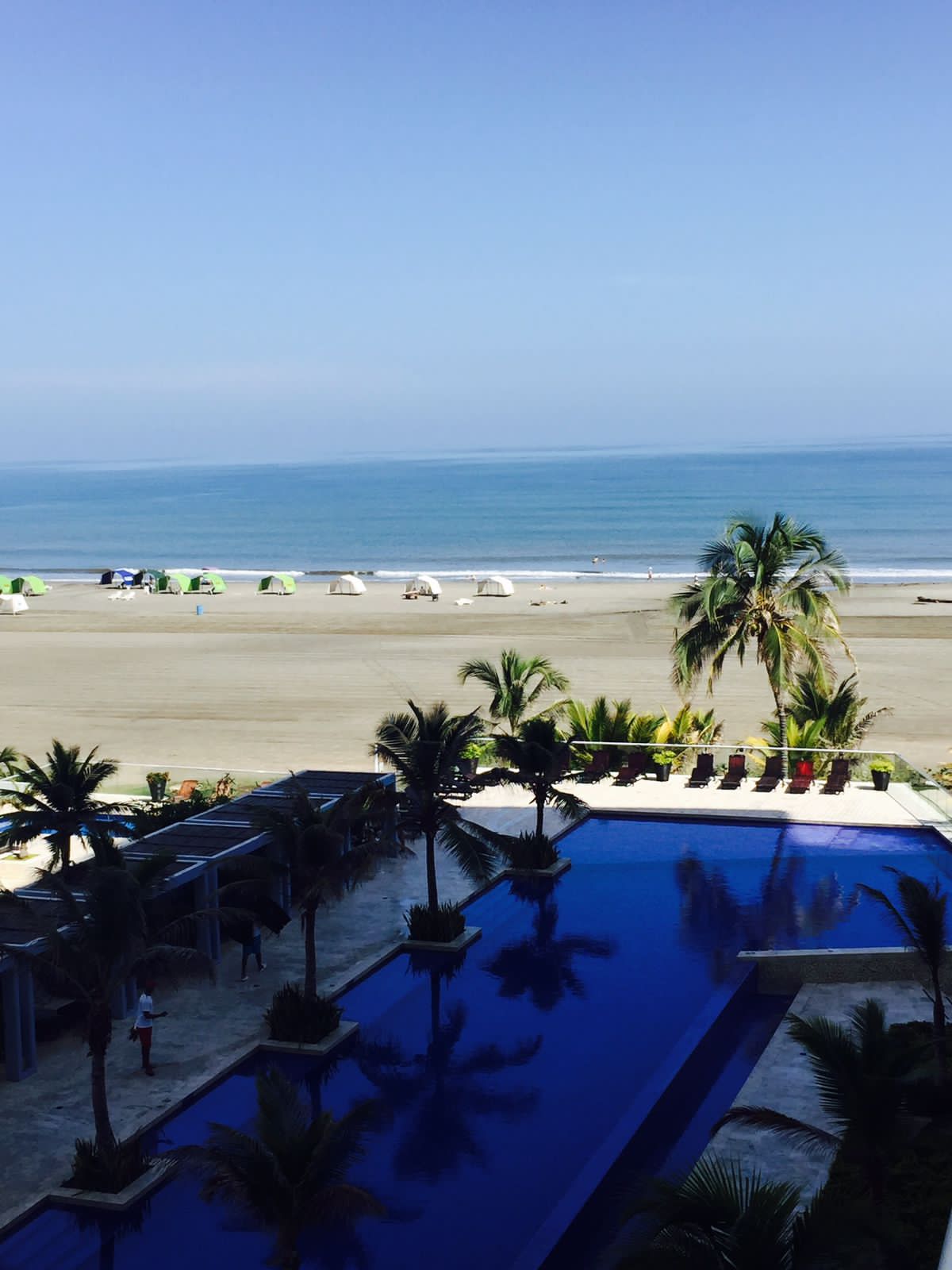 Llamando a todos los amantes de la playa; Cartagena Apartamento con aire acondicionado, vistas al mar, y el potencial de alquiler