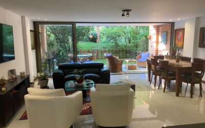 Two Level, Remodeled El Poblado Gated Community Home With Private Terrace, Backyard, Amenities & Pool