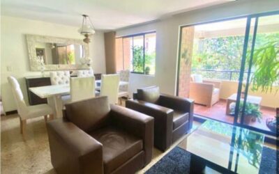 Remodeled 3BR Laureles Apartment Steps From Entertainment Zone With Large Balcony and Green Views