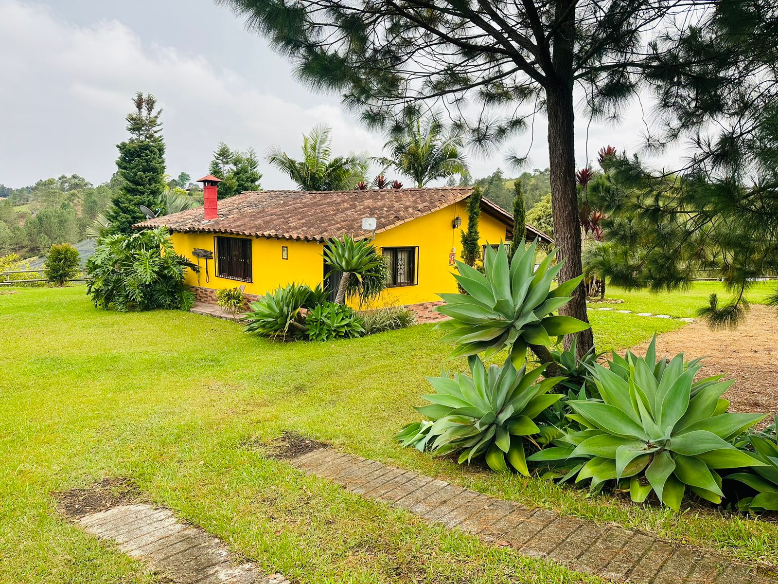 Perfect Weekend Escape; 3BR Finca on 3.95 Acres With Soothing Country Views & One Hour From Medellin