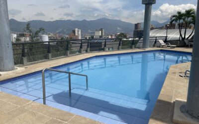 Distinctive Well Located El Poblado Renaissance Building Condo With Classic Styling & Compelling Rooftop Pool