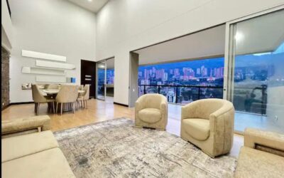 Two-Level 4BR El Poblado Penthouse With Rooftop Terrace, Jacuzzi, and Amazing 360 Degree Views of Medellin