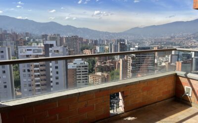 3BR El Poblado Apartment With Multiple Balconies and Skyscraper Views; Walkable to the Golden Mile or Provenza