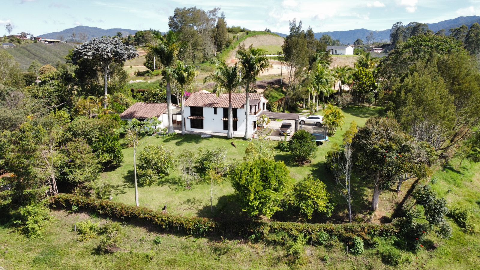 5BR, Two Level Traditional Finca One Hour East of Medellin With High Ceilings and Green Views