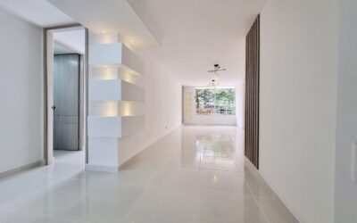 Low Cost Laureles Apartment Just Steps From Entertainment With Low Monthly Fees and Two Units Per Floor
