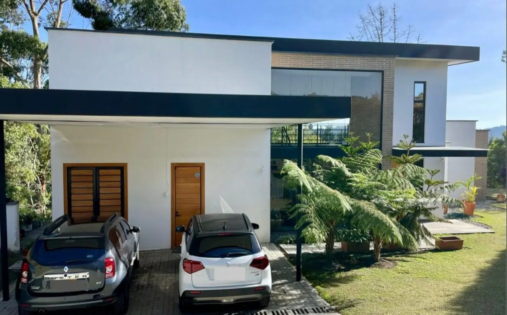 Home for Sale, Envigado, Colombia | Two-Level in Alto Palmas Home for Sale, Envigado, Colombia | Two-Level in Alto Palmas