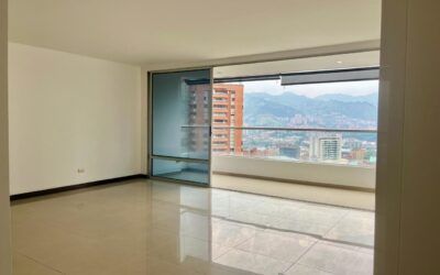Well Located 3BR Golden Mile (El Poblado) Apartment Just Steps From Popular Santa Fe And Oviedo Shopping Centers
