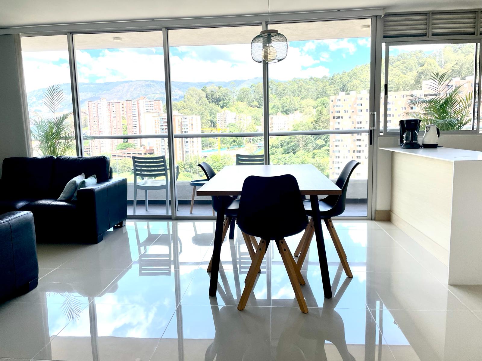 27th Floor El Poblado Penthouse With Multiple Swimming Pools and Just 20 Minutes To The International Airport