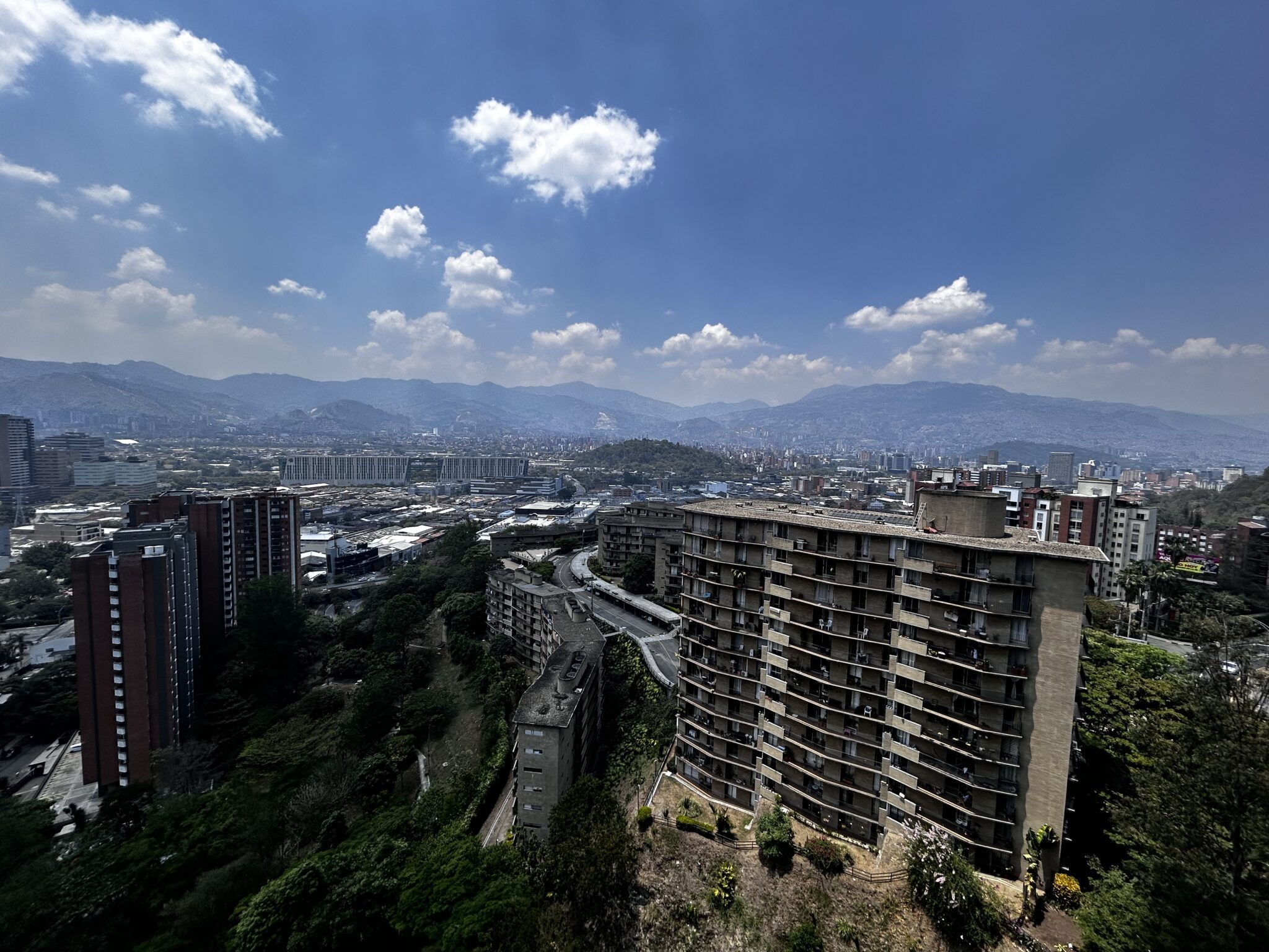 3BR El Poblado Apartment With Stunning Valley Views, Complete Amenities, and Low Taxes