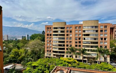 3BR El Poblado Apartment With Two Balconies Located Next To A Nature Reserve