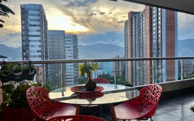 3BR High-Floor El Poblado Apartment With Sunset Views and Wrap-Around Balcony