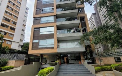 3BR, Five Year Old El Poblado Apartment With Two Units Per Floor and 18 In Total