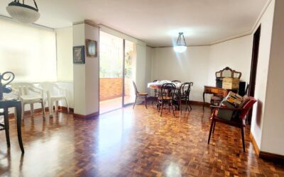 Remodel Option – 3BR Laureles Apartment Just Steps From Segundo Parque With Low Taxes