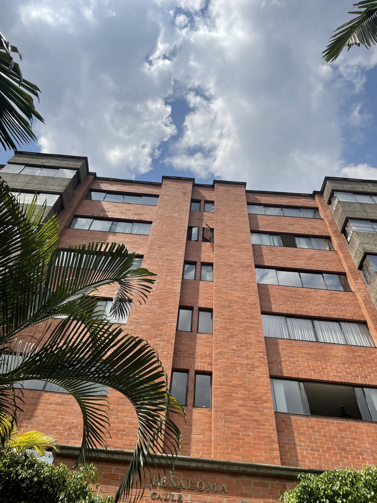 4BR Castropol (El Poblado) Apartment In Building of Just 14 Units Located In Popular Area For Travelers