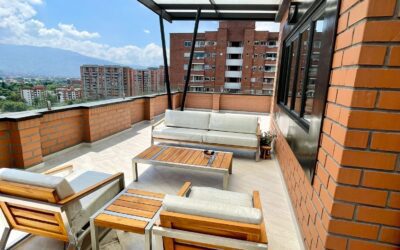 Remodeled Golden Mile 4BR Penthouse With A/C, 1,291 Sq Ft of Outdoor Spaces, and Additional 1/1 Apartment