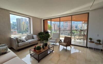Near Penthouse 3BR Lalinde (El Poblado) Apartment With Open Concept and Mountain Vistas