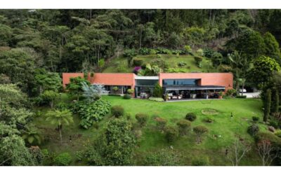 440m2 Luxury Home In Alto de Las Palmas on 1.63 Acre Lot – Exclusive Gated Community of 12 Homes
