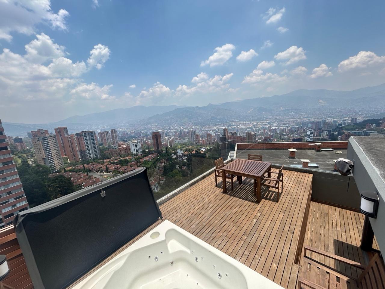 Three-Level El Poblado Penthouse With Stunning Views, Rooftop Terrace, Jacuzzi, and A/C