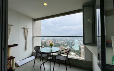 3BR El Poblado Apartment With Skyscraper Views – Walkable to Restaurants and a Supermarket