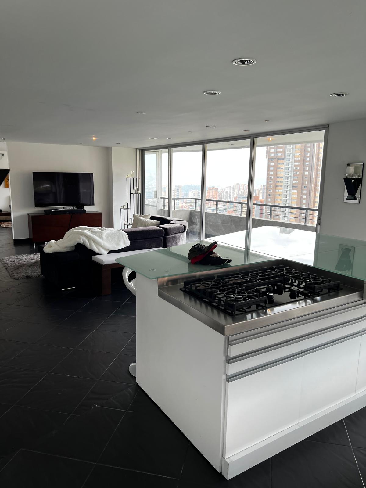 Exclusive! Provenza Penthouse In Well-Known Building With Open-Floor Plan, Turnkey Pricing, and A/C – Steps From Nightlife