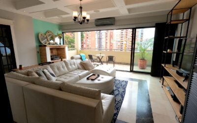 Completely Remodeled, Turnkey El Poblado Penthouse With In-Unit Sauna, Jacuzzi, and Private Rooftop Terrace – Just A 13 Minute Walk To Provenza