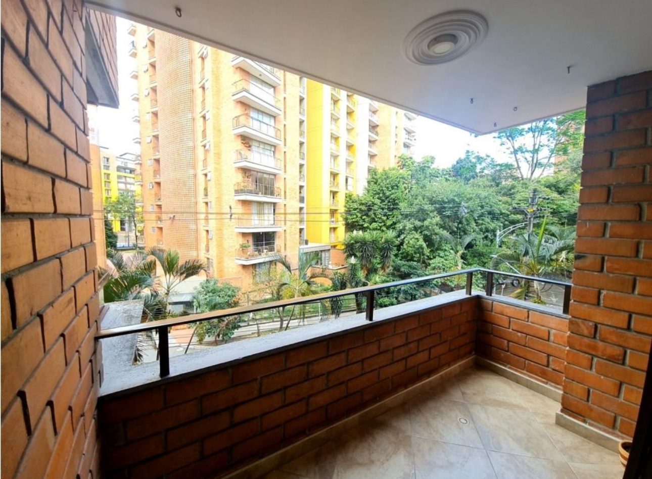 4BR Short-Term Rental Envigado Apartment Steps From Popular Nightlife Scene – Perfect For An Upgrade