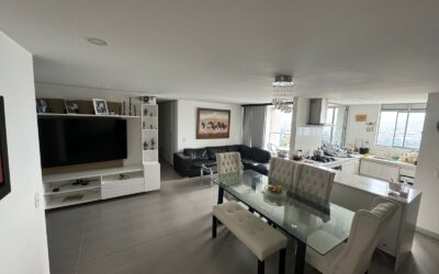 Skyscraper Views Atop El Poblado – 3BR Apartment With Open Spaces and Complete Amenities