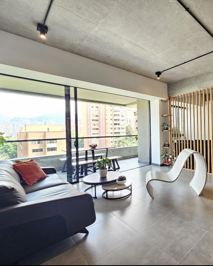 Open-Concept 3BR El Poblado Apartment With Industrial Style Finishing’s – Walkable To The Golden Mile