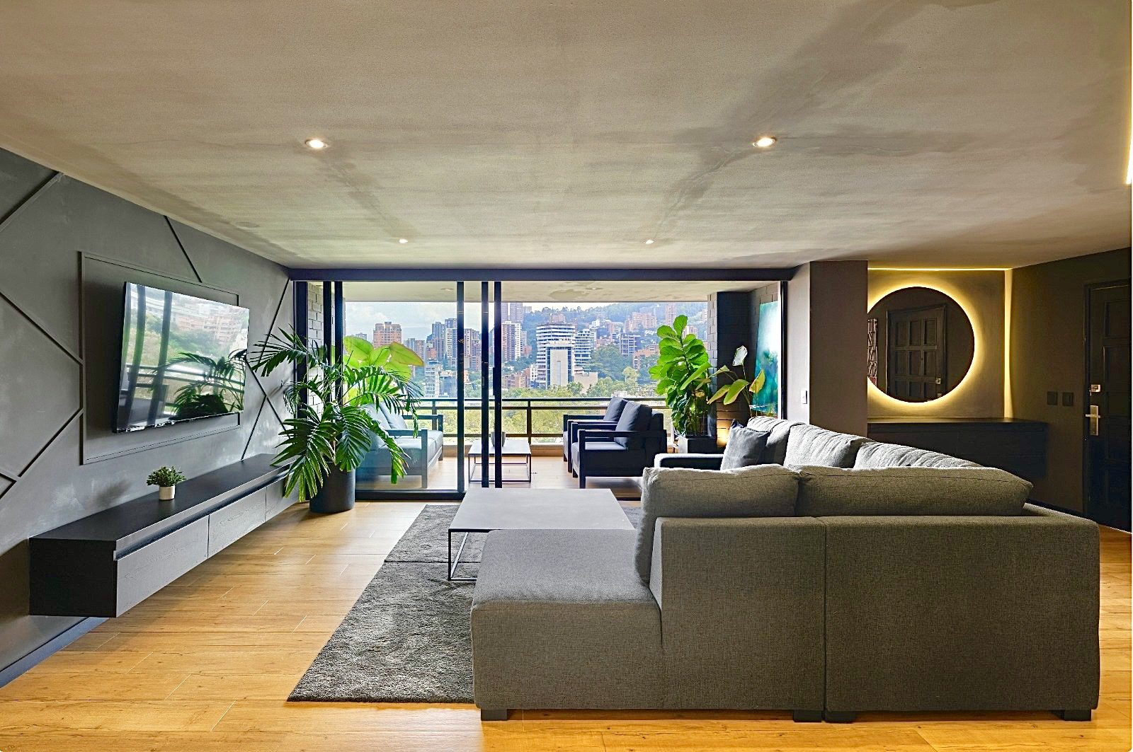 Recently Remodeled, 2BR Provenza (El Poblado) Apartment With Luxury Finishing’s and Exceptional Views