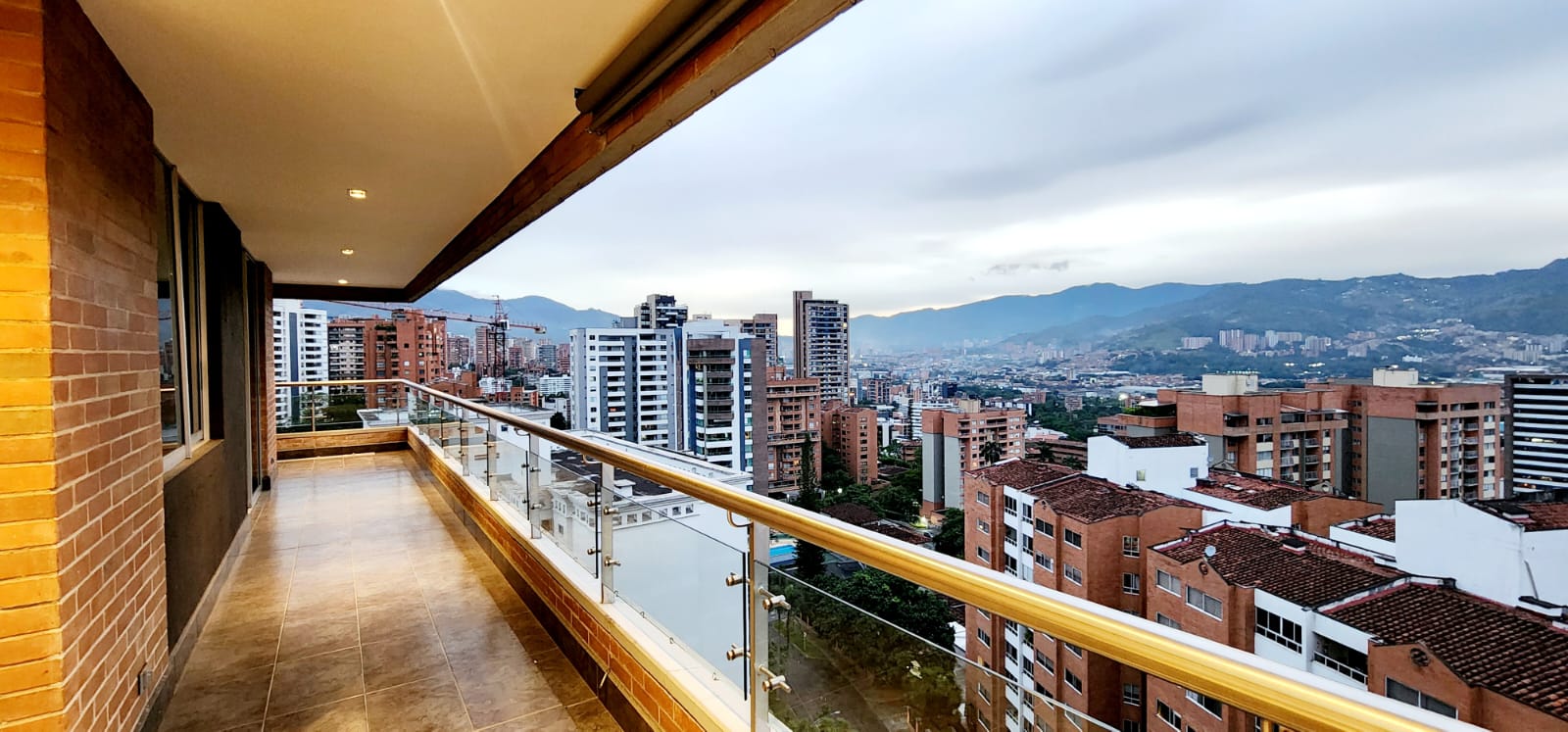 High-Floor Castropol (El Poblado) 2BR Apartment With Sprawling Views and Complete Amenities