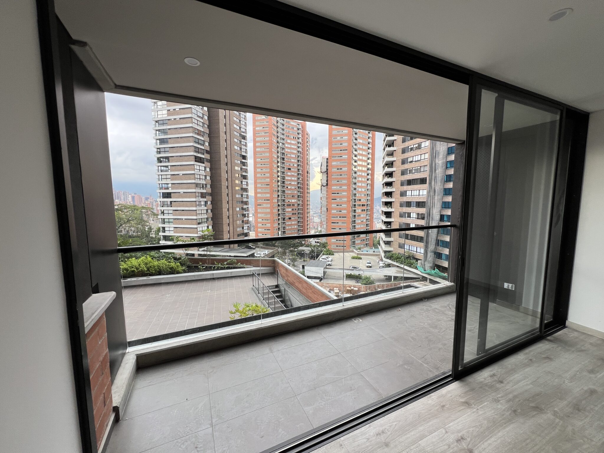 Brand New 10th Floor El Poblado Apartment With Quick Access To The International Airport and Complete Amenities