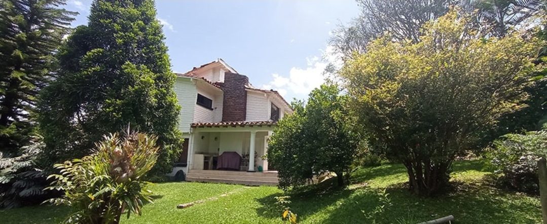 Stand-Alone 3BR El Poblado Home In The Heart Of San Lucas With Remodeled Kitchen and Backyard Patio