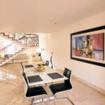 Two-Level Laureles Penthouse In Prime Location – A/C and Fantastic Potential For An Upgrade
