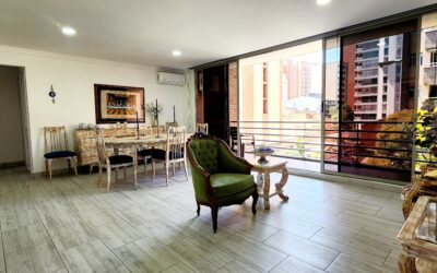 Well-Located Laureles 3BR Apartment – Walkable To Entertainment With Air Conditioning and City Views