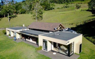 Four Bedroom Stand Alone Home In Rionegro – Stunning Green Vistas, Caretaker’s House, and High Ceilings On 8 Acres