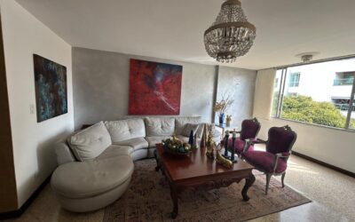 Well-Priced and Spacious 4BR Laureles Apartment – Walkable To Entertainment Zones With Just One Unit Per Floor