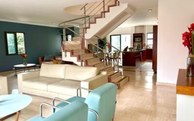 Price Reduced! Two-Level El Poblado Penthouse With American-Style Kitchen and Multiple Balconies; Just a 12 Minute Walk To Provenza