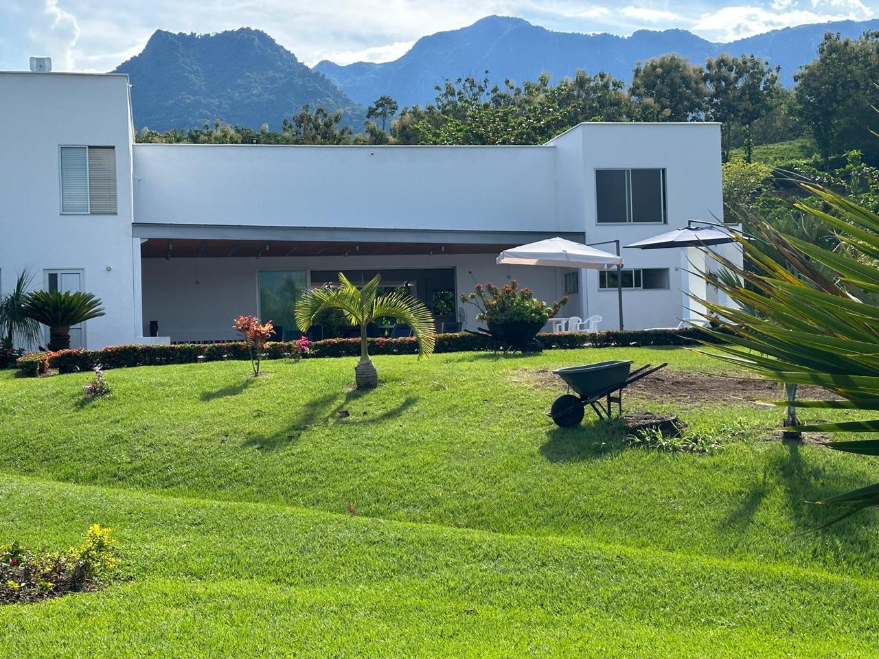 Tropical Luxury! 6BR Finca With Stunning Mountain Views, Swimming Pool, Fruit Trees and A/C – Just Two Hours South Of Medellin