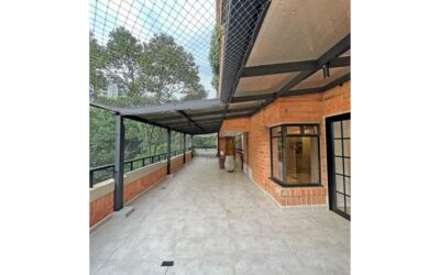 Remodeled 3BR El Poblado Apartment In Perfect Location Between El Tesoro And Provenza – Private, Wrap-Around Terrace and Air Conditioning