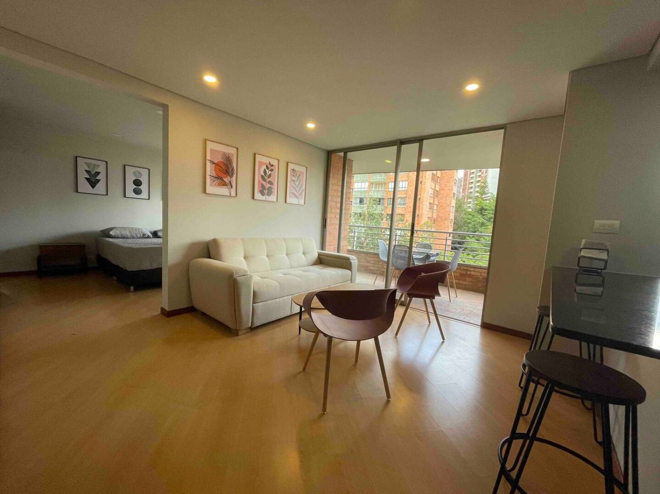 1BR El Poblado Apartment Steps From Provenza – Low Carrying Costs and Perfect For An Investor